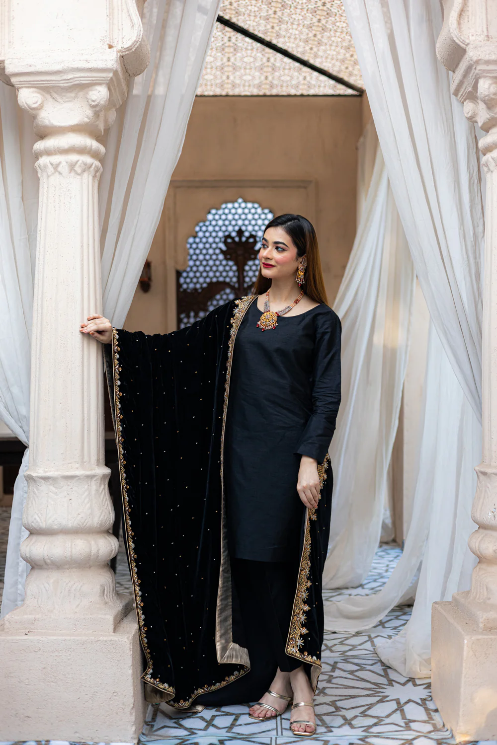 Velvet Shawl - Image 3