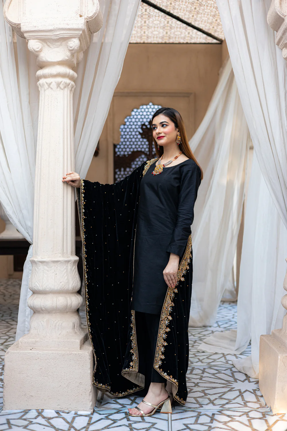 Velvet Shawl - Image 4